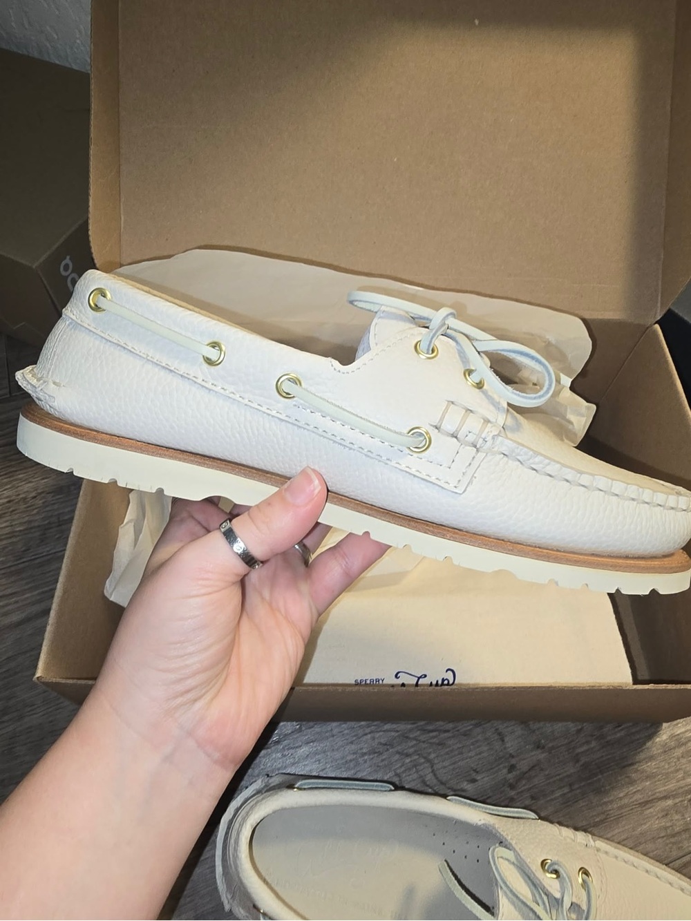 Sperry Men’s Off-White Leather Boat Shoe with Gold Eyelets